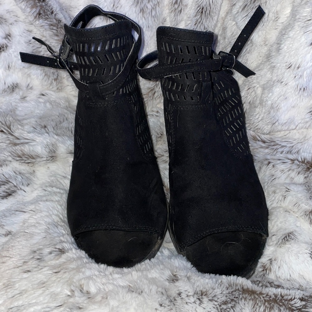 Black open toed 3inch chunky heel